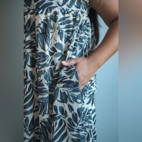 Botanical Print Midi Dress 🤍 - Picture 8 of 8